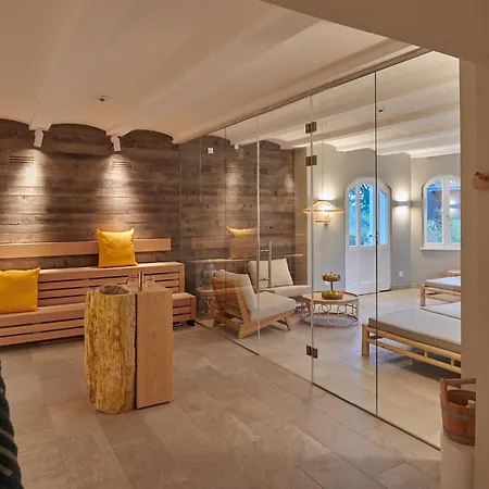 Crown Villa *
